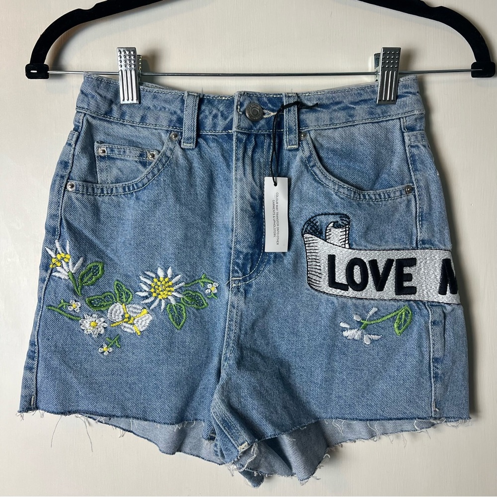 Top Shop - Women’s‎ Moto Mom Love Me Not Embroidered Cutoff Shorts NWT - Sz. 0